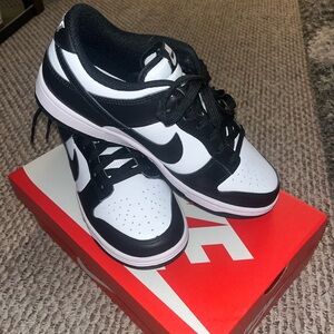 Nike Dunks (Panda) Size 8.5